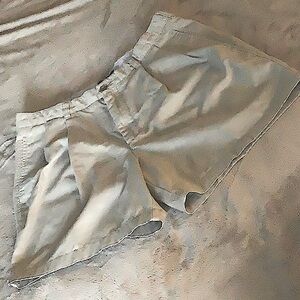 Men’s Khaki Pleat-front Cotton Shorts, 5.25 inch inseam, 34 inch waist